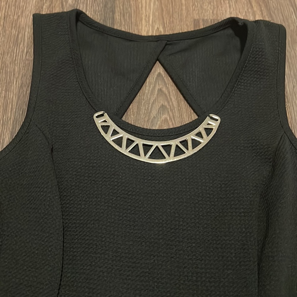 B Wear top - Picture 3 of 7